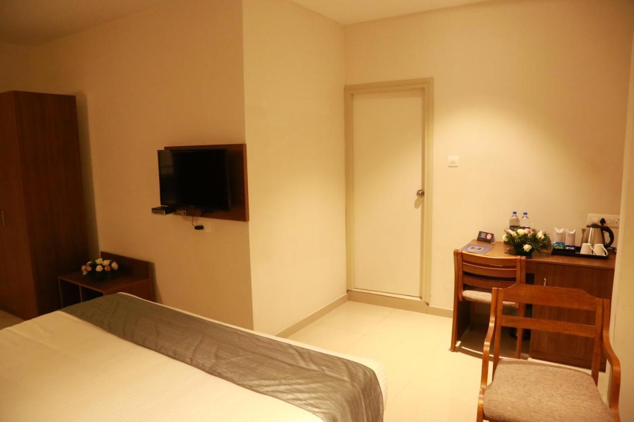 Hotel Picnic Manjeri Экстерьер фото